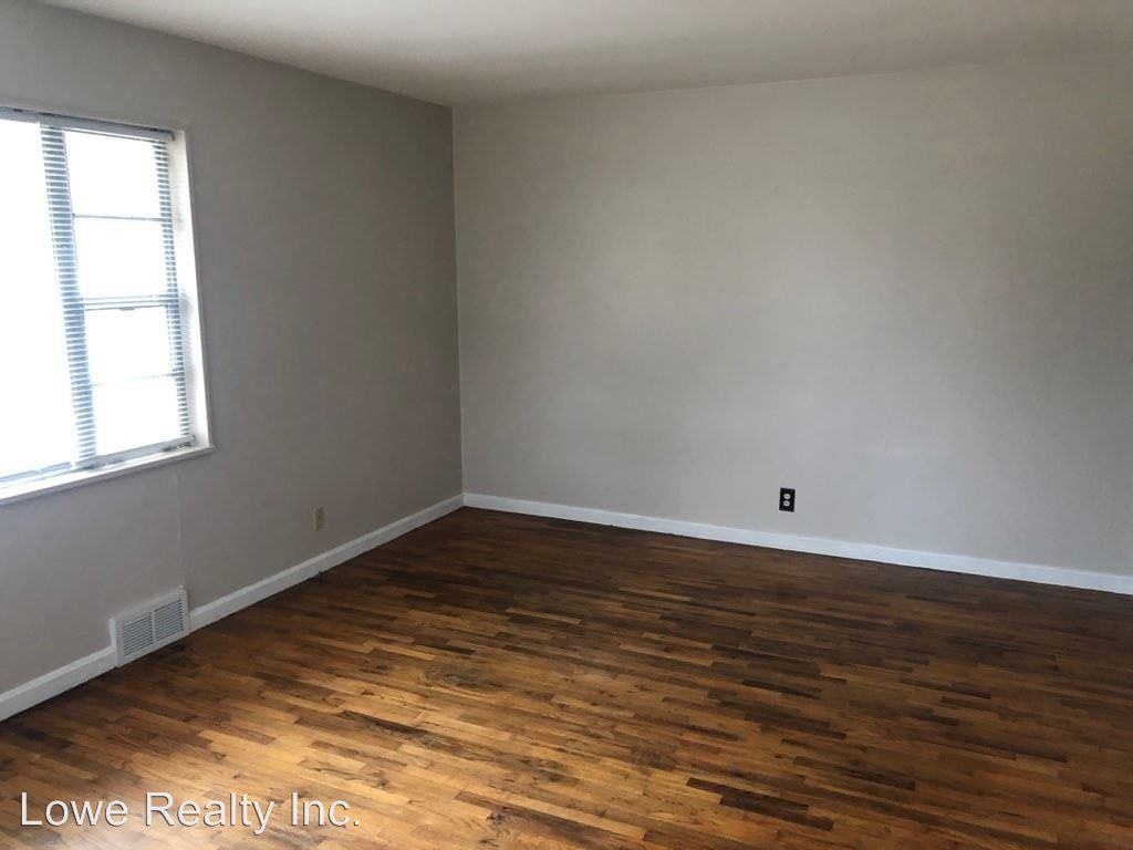 1121 S Dexter Ave - Photo 2 of 6