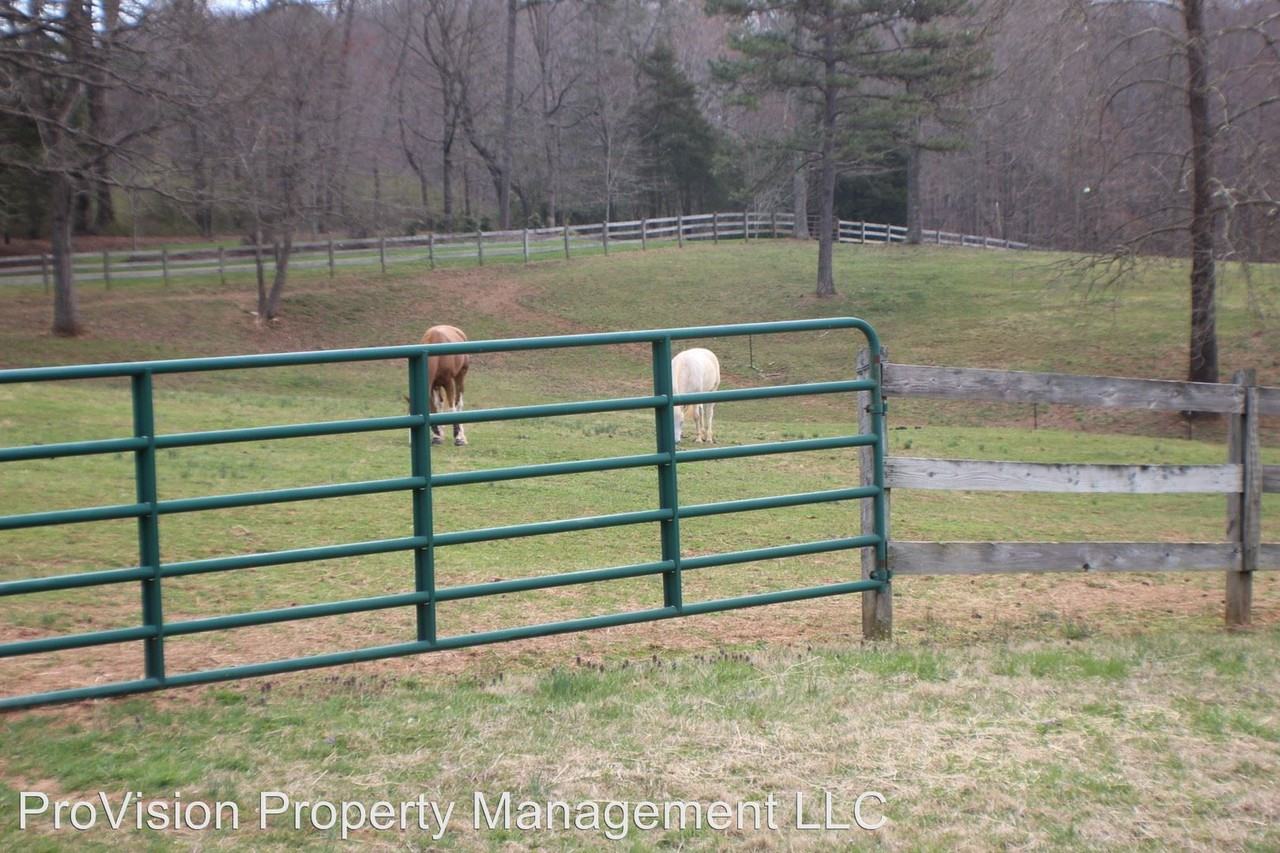 912 Long Hill Rd - Photo 2 of 11