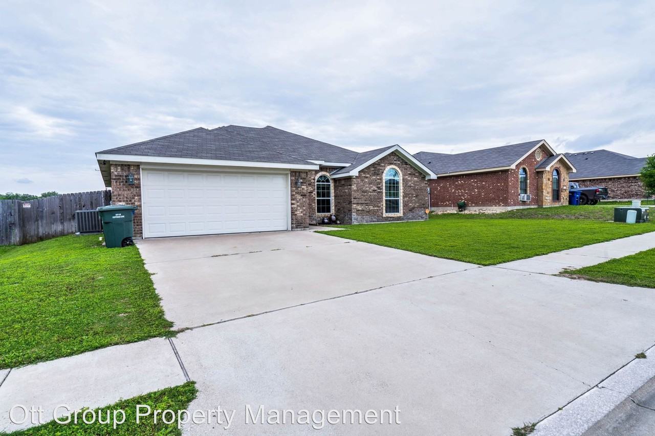 1907 Lindsey Dr - Photo 2 of 21