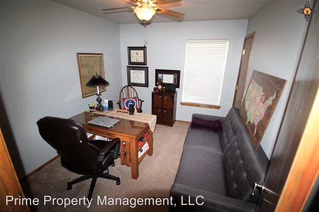 1813 Arbor Dr - Photo 2 of 44