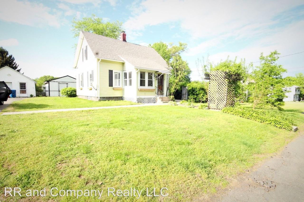 114 Connecticut Ave - Photo 2 of 11
