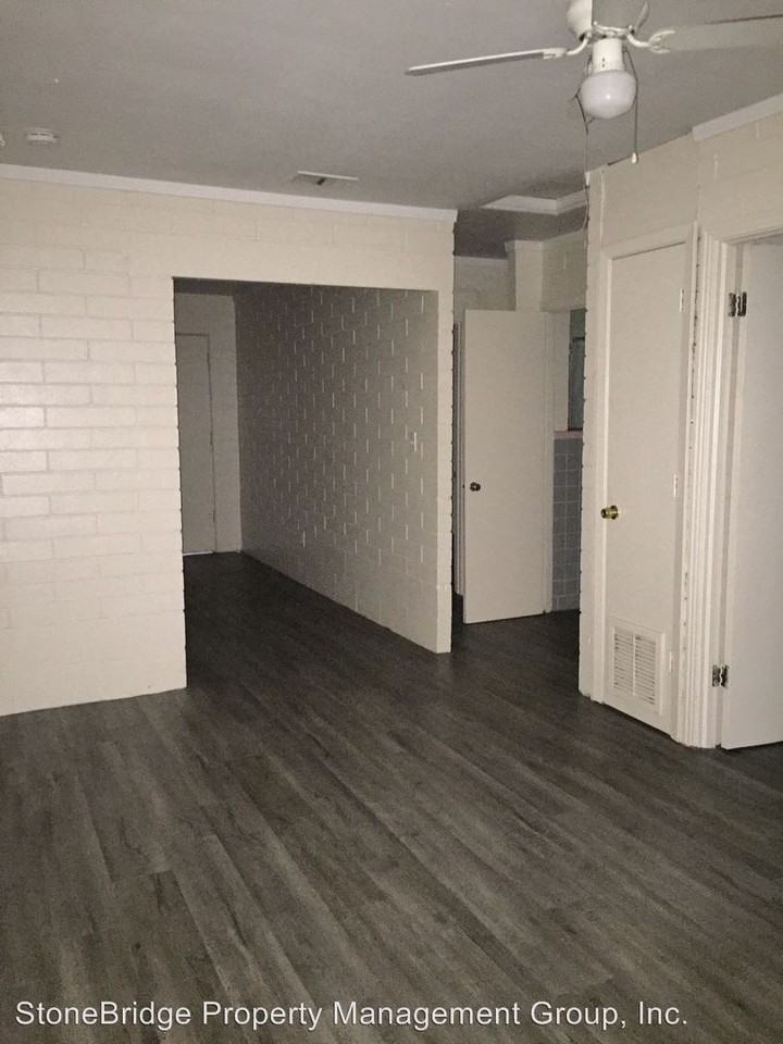 748-750 Bethune St Daytona Beach - Photo 3 of 5