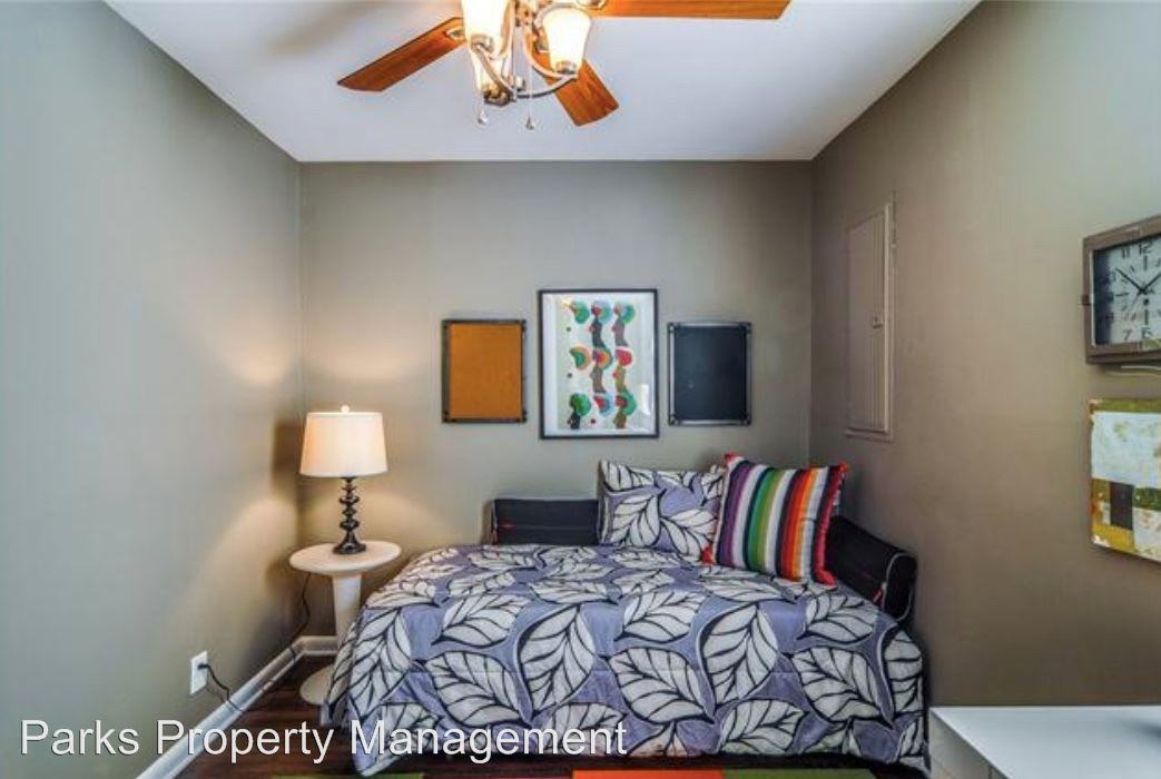 1207 Ireland St - Photo 2 of 18