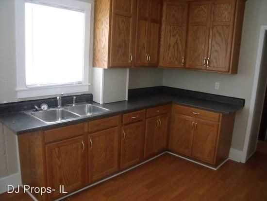 2205 16th St - Photo 3 of 6