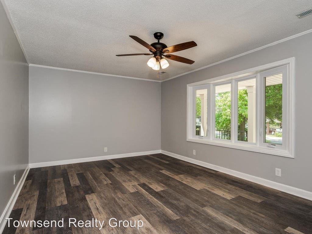 102 McDowell Ave - Photo 3 of 27