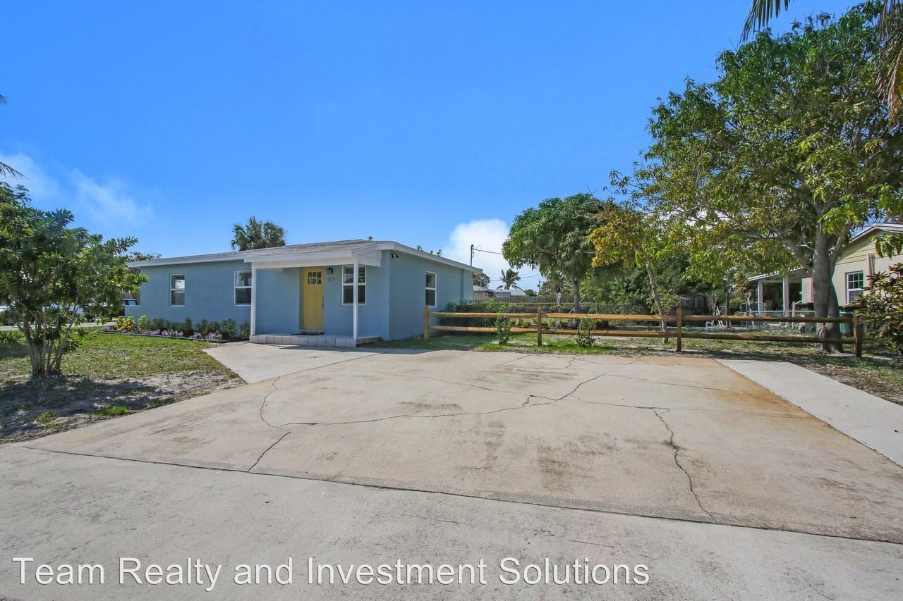 1425 S C Terrace - Photo 2 of 16