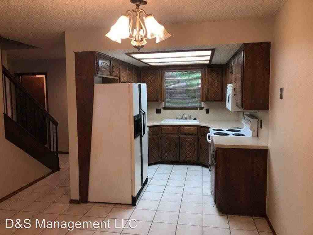 9919 Mashburn Blvd - Photo 2 of 4