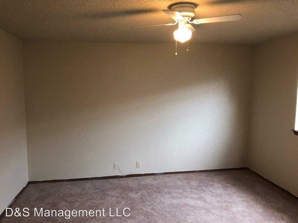 9919 Mashburn Blvd - Photo 3 of 4