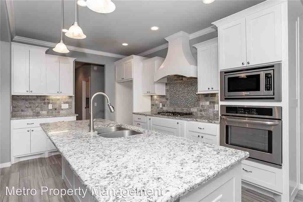 604 Bellmara Cir - Photo 2 of 25