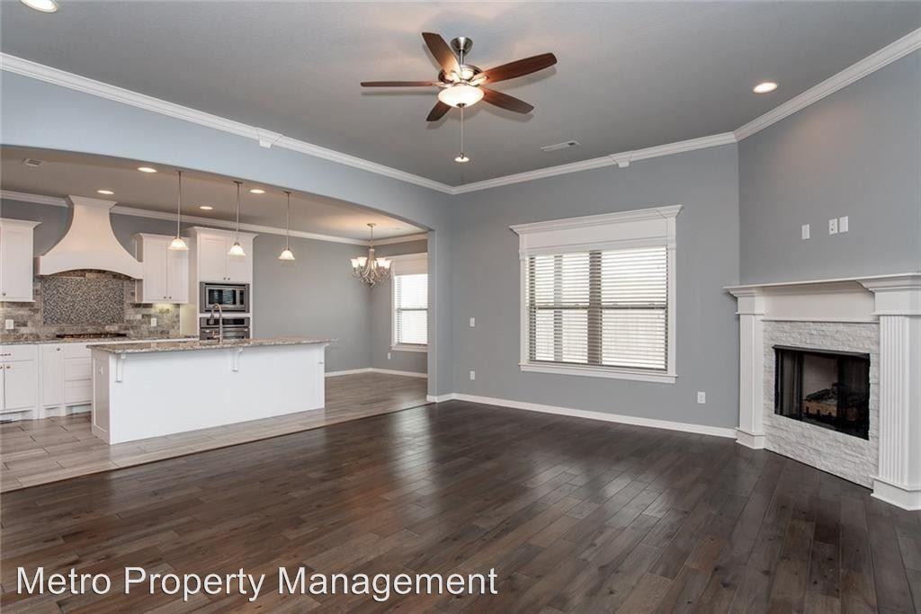 604 Bellmara Cir - Photo 3 of 25