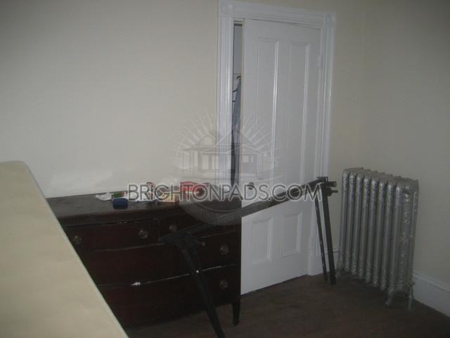 181 Lake St - Photo 2 of 5