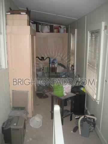 181 Lake St - Photo 3 of 5