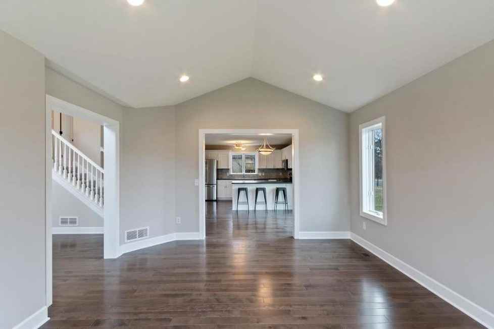 10562 Spruce St - Photo 3 of 10