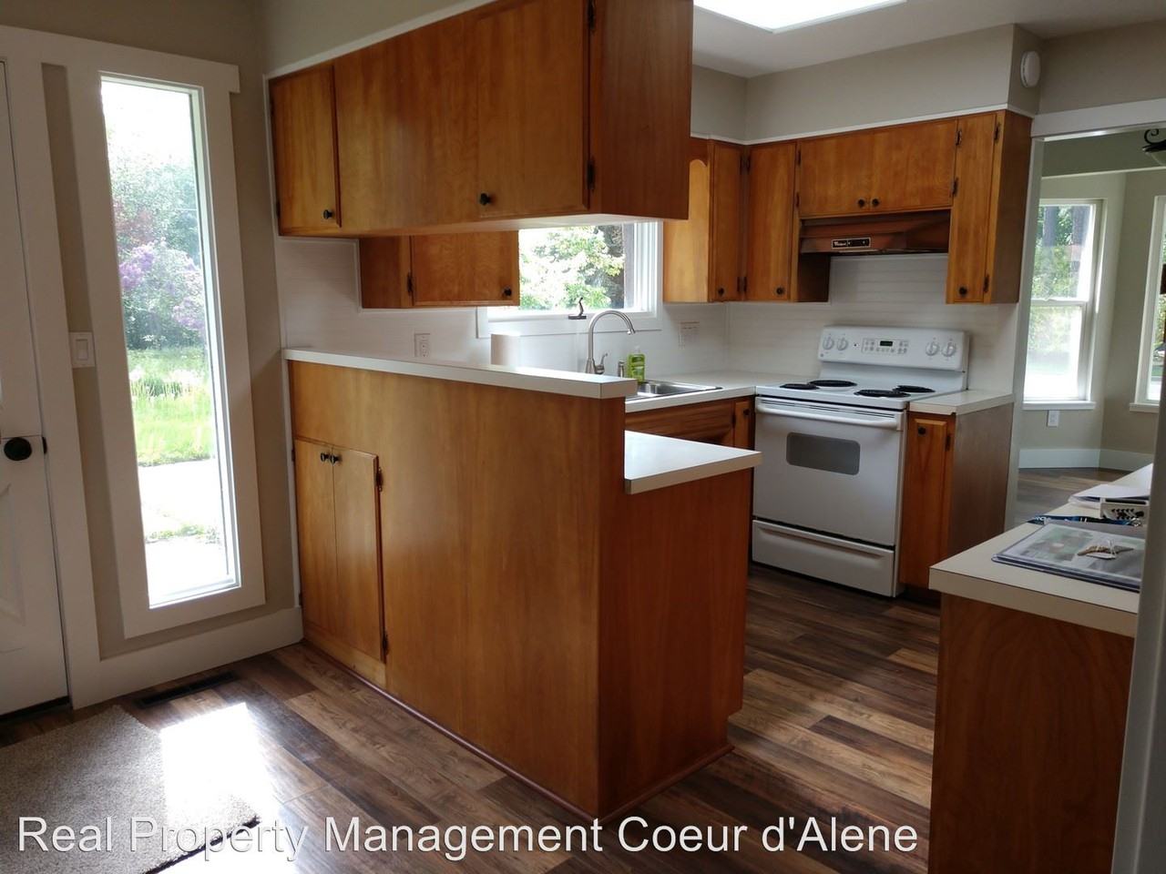 3705 N Woods Ln - Photo 2 of 15