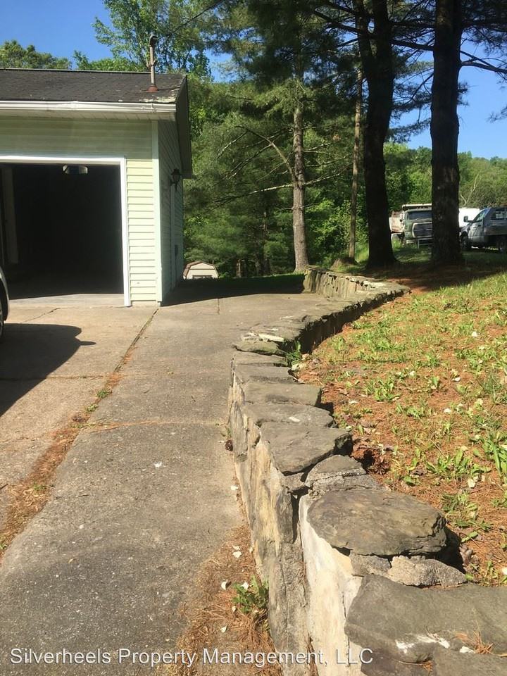 2180 Hanna Rd - Photo 2 of 17