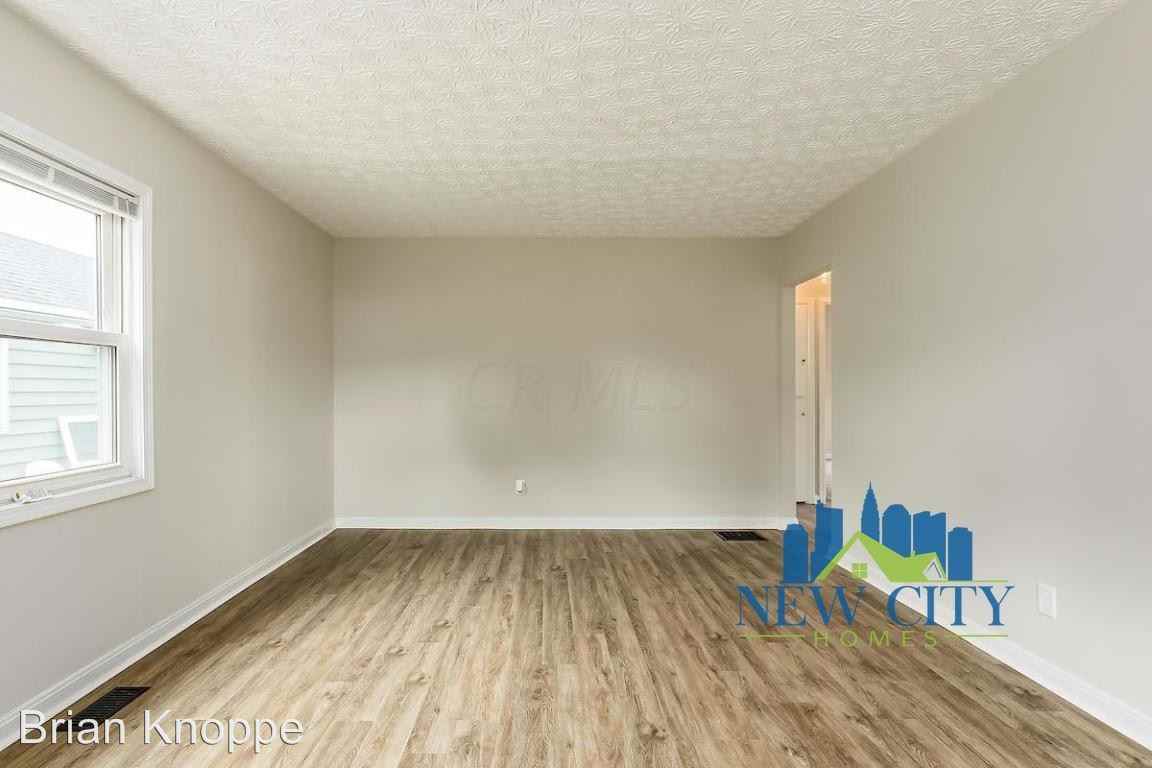 585 Chatham Rd - Photo 3 of 16