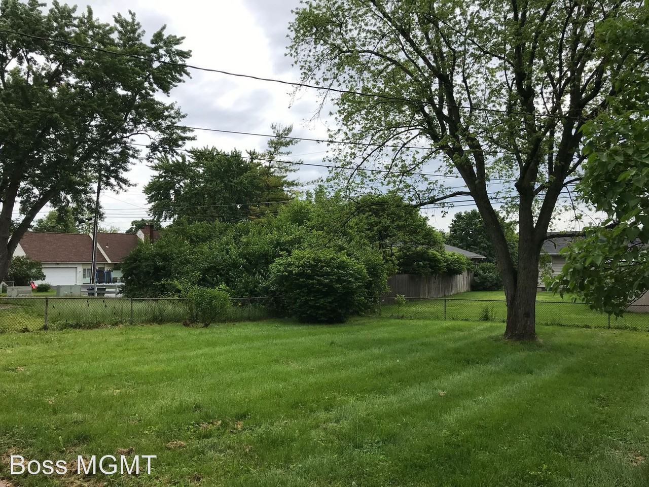 956 S Roys Ave - Photo 3 of 26