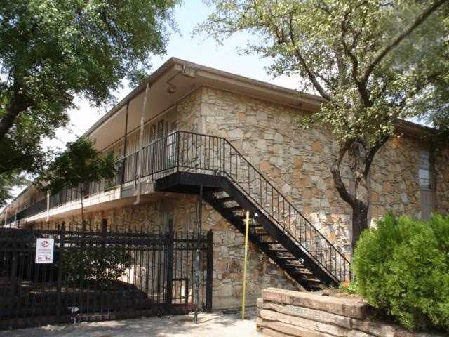 Oaks of Bandera - Photo 2 of 5