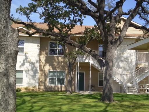 Oaks of Bandera - Photo 3 of 5