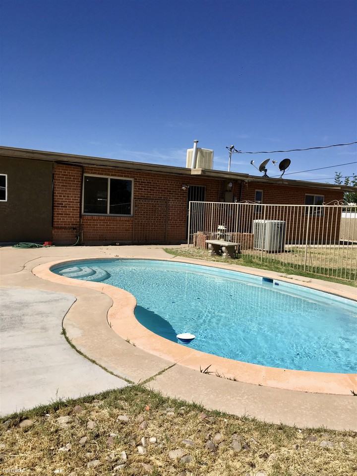 7137 E 32nd Pl - Photo 2 of 17