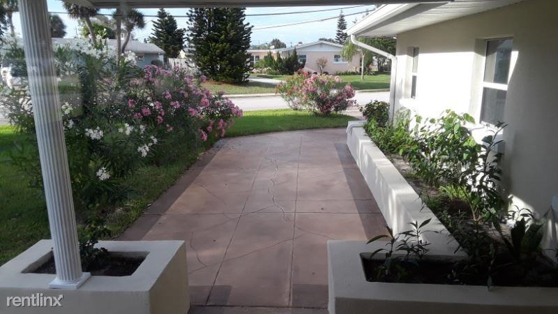 903 Riverside Dr - Photo 3 of 25