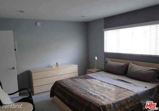 843 4th St - Photo 2 of 7