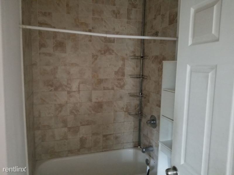 244 NW 34th St - Photo 2 of 6