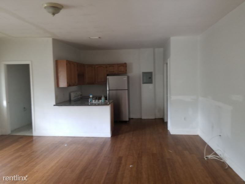 244 NW 34th St - Photo 3 of 6