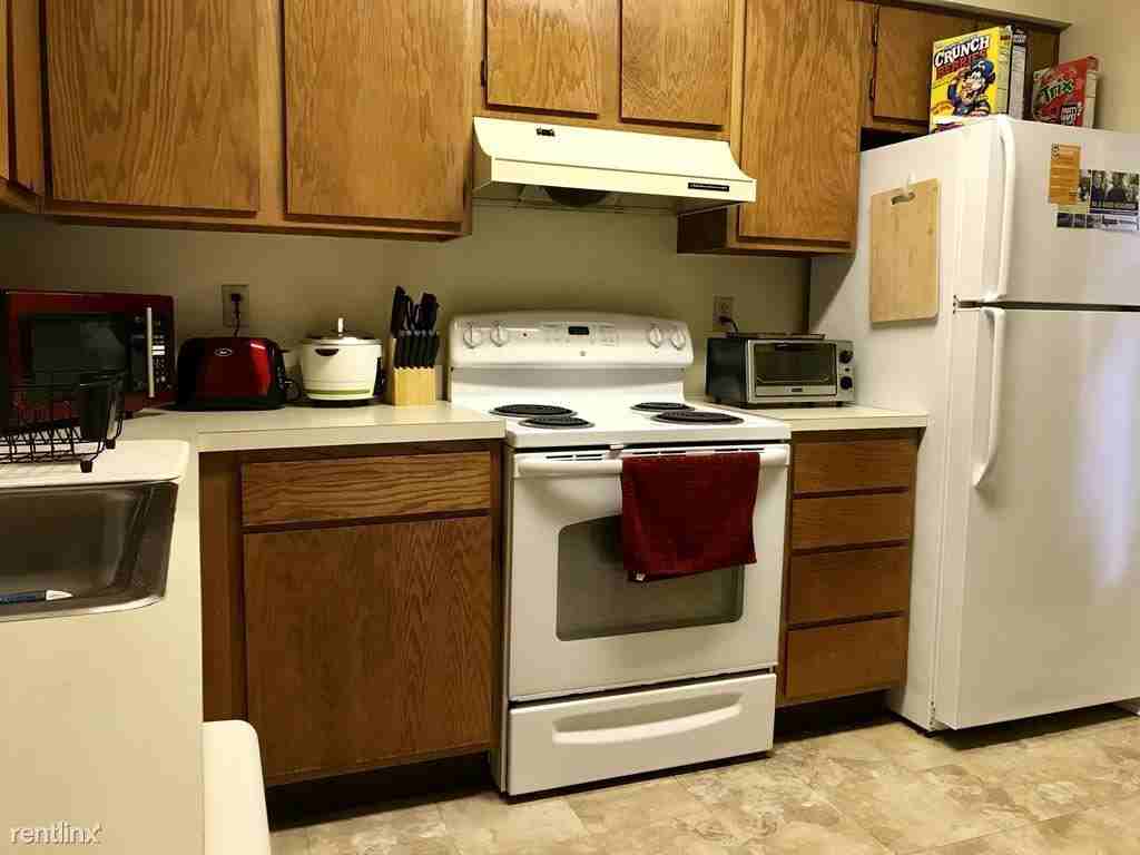 3242 Niagara Square Apartments in South Oakland, Pittsburgh, PA 15213