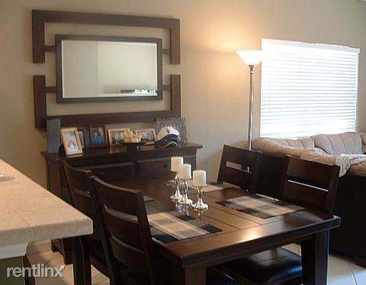 835 NE 19th Ave - Photo 3 of 10