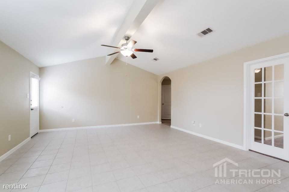 429 Palomino Stand Drive - Photo 3 of 16