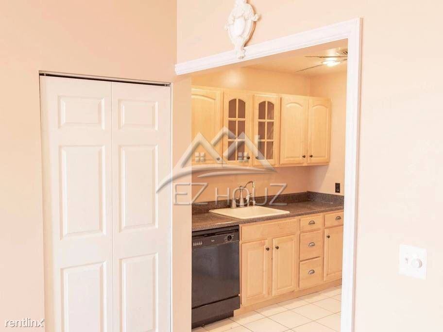 1 East Chase Street,804 - Photo 3 of 14
