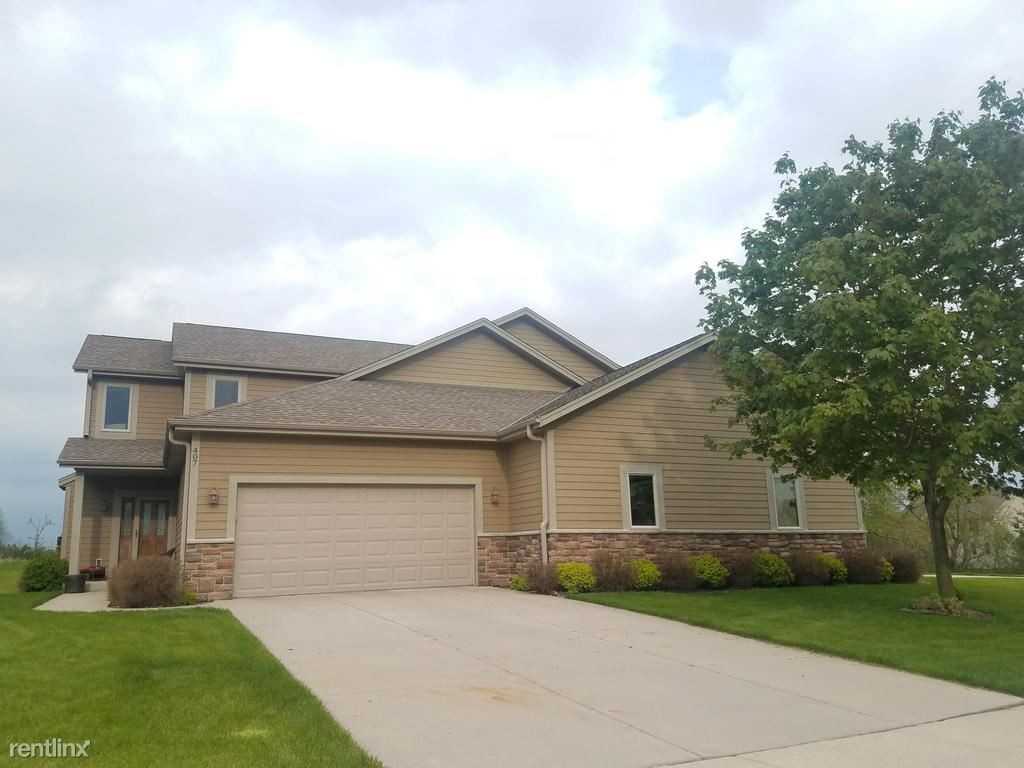 407 Century Oak Dr, Waukesha, WI 53188 3 Bedroom House for Rent for
