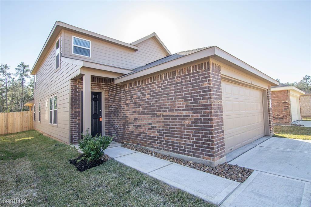 393 N Meadows Dr - Photo 2 of 15