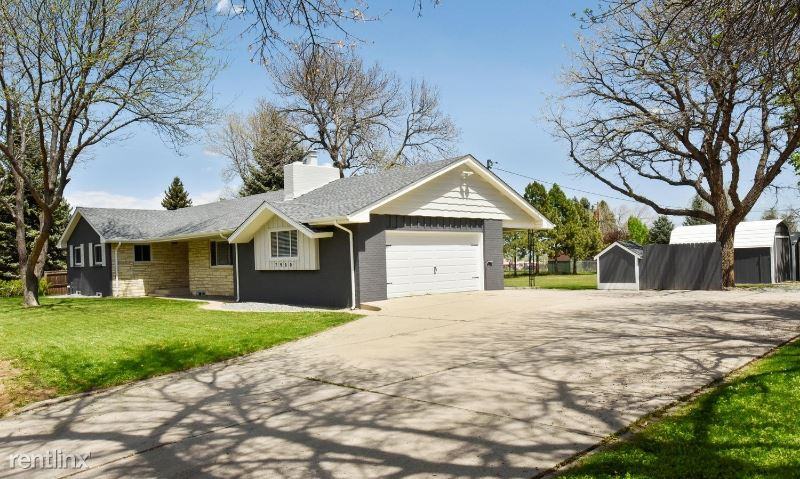 7900 Lee St - Photo 2 of 19