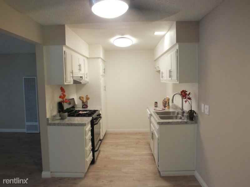 10900 Magnolia ave - Photo 2 of 15