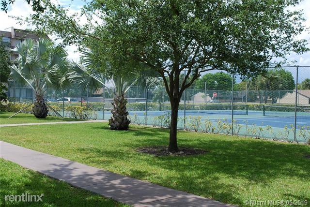 BRIARWINDS CONDO PH 1 - Photo 3 of 9