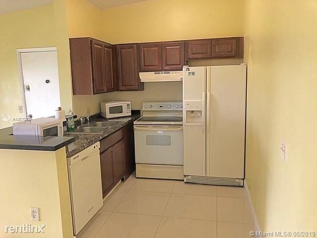 LAKEVIEW AT THE HAMMOCKS - Photo 2 of 15