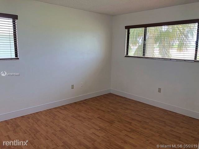 LAKEVIEW AT THE HAMMOCKS - Photo 3 of 15