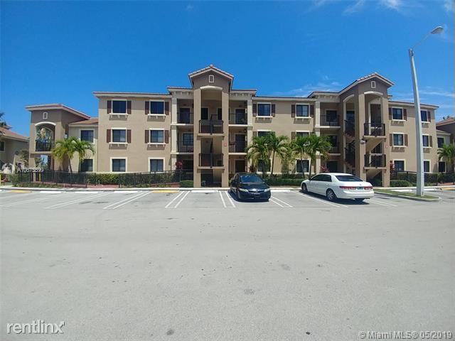 THE COURTS AT BAYSHORE II - Photo 2 of 16