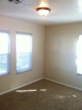 601 Irene St - Photo 2 of 6