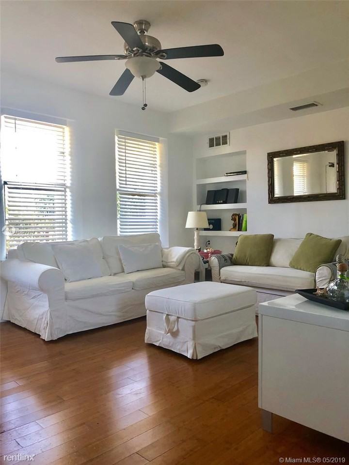 4812 Pine Tree Dr - Photo 3 of 9