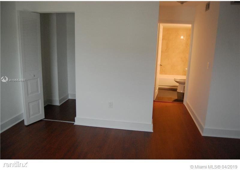 701 Euclid Ave - Photo 2 of 11