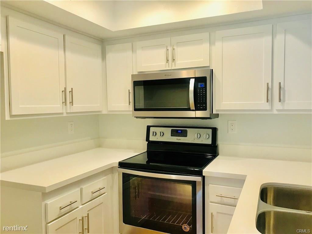 64 N Mar Vista Ave - Photo 2 of 10