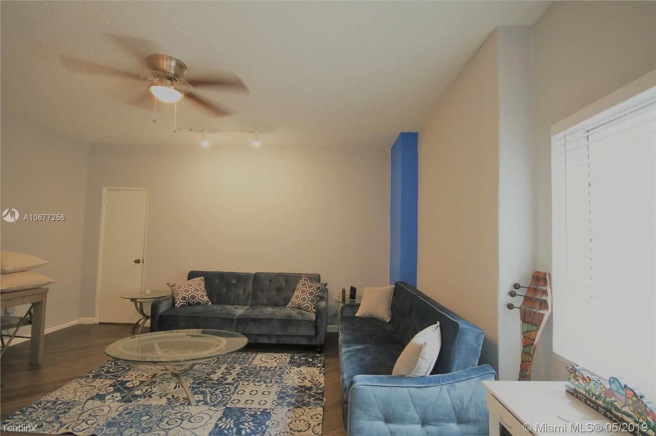 215 30thSt - Photo 2 of 13