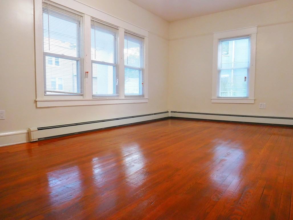 5 Holly Pl - Photo 2 of 16