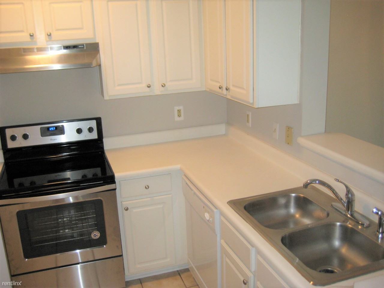 1600 Long Grove Dr - Photo 2 of 10