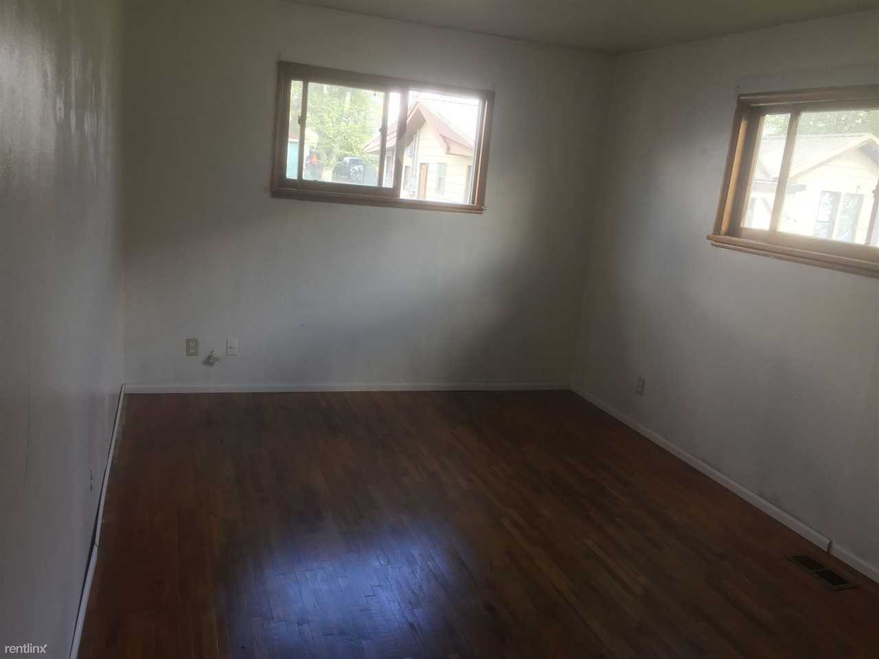 409 9th Street - Photo 3 of 7