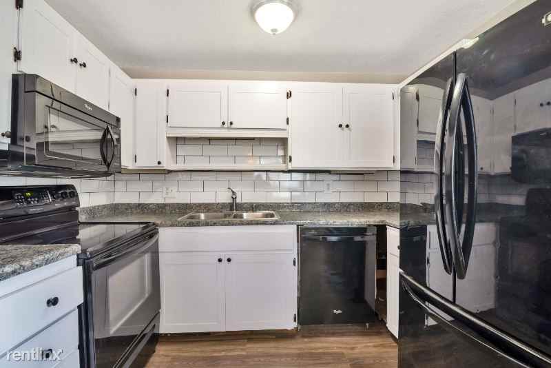 649 Swenson Ave 4 - Photo 2 of 15