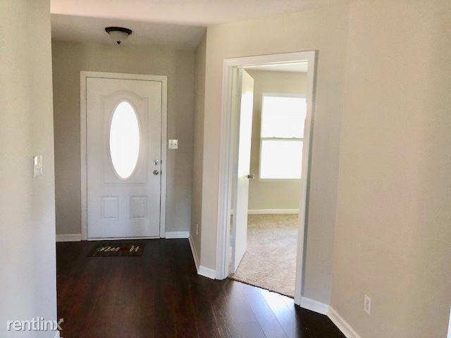 29956 Abbeywood Ln - Photo 3 of 12